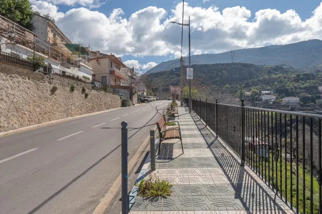 Terreno rústico en Cogollos Vega, con toma de luz y agua en la entrada — 20