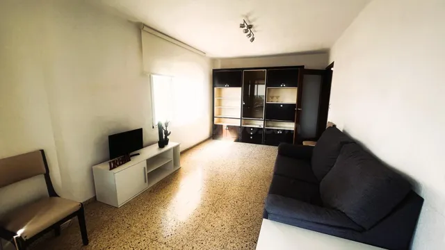 SE VENDE APARTAMENTO EN EXCLUSIVA REFORMADO CON MUY BUENAS V - foto 5