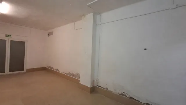 Bajo comercial en alquiler de 96 m2 situado muy cercano a la Plaza del Pueblo de Paterna. — 18