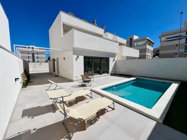 Impresionantes villas de obra nueva de 3 dormitorios con pis - foto 4