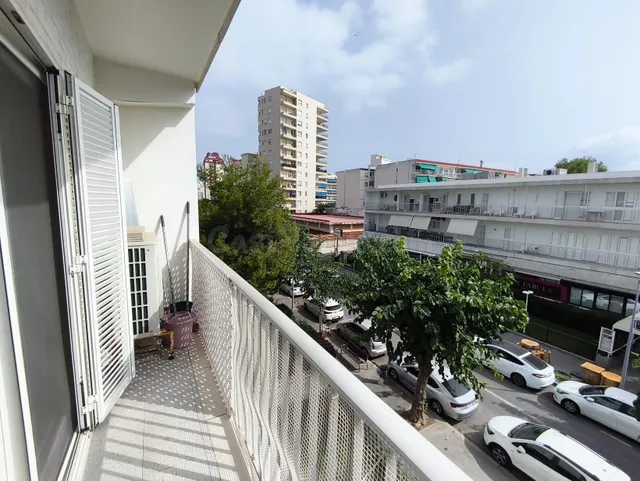 Apartamento con agradables vistas al mar y gran terraza - foto 2