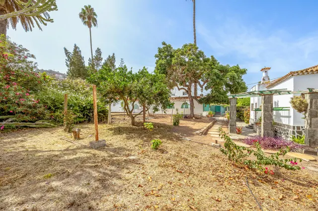 Casa con encanto en tafira, amplia parcela y construcciones auxiliares — 13