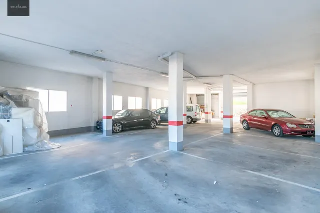 Local con 238m2 en centro de Guejar Sierra — 12