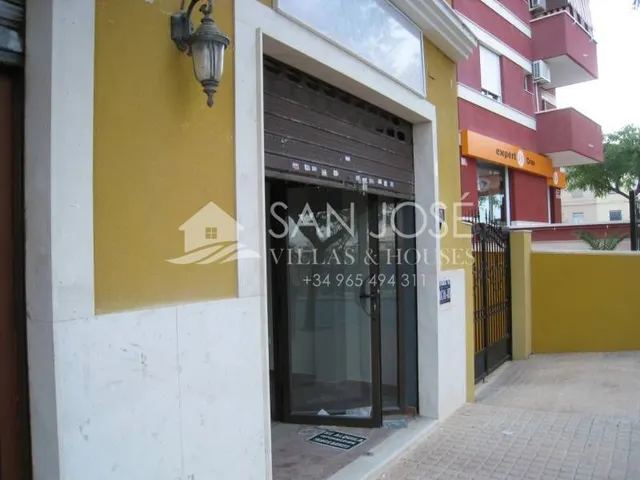 ASPE LOCAL COMERCIAL SEMINUEVO EN VENTA Y ALQUILER — 2