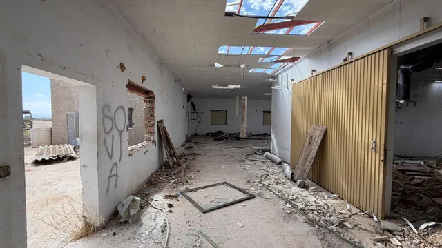Venta de casa de campo con terreno en Baños y Mendigo. — 23
