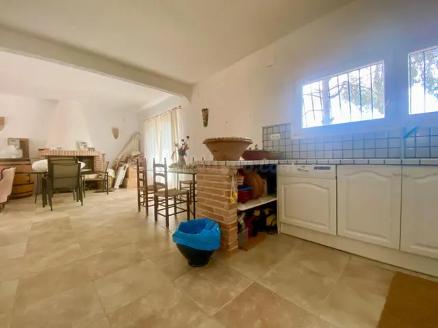 Exclusiva finca con masía, hotel, bodegas y 83 ha de terreno en el Priorat — 12