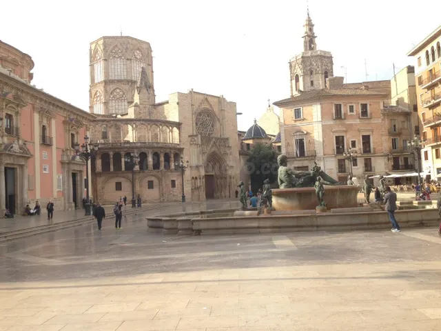 Local comercial 360m² en alquiler - Ciutat Vella - foto 3