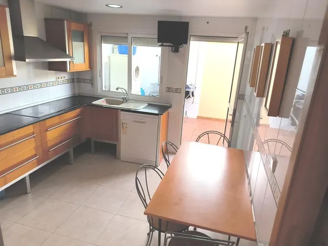 Duplex de 5 dormitorios y sotano privado — 14