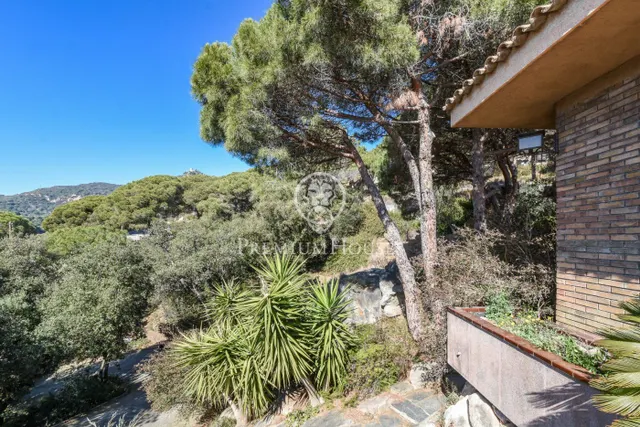 Casa en venta en plena montaña con piscina y vistas al mar en Cabrera de Mar — 28