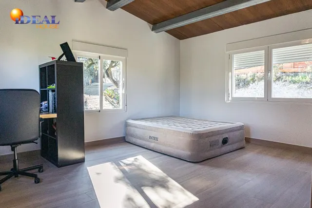 ESPECTACULAR CASA CON TERRENO EN LA SIERRA SUR — 24