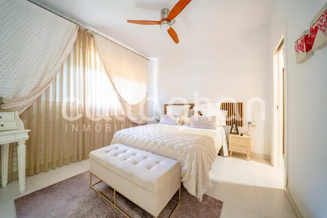 Exclusiva vivienda en Cruz de Gracia: elegancia, amplitud y privacidad — 27