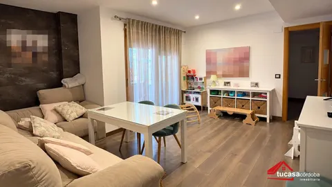 PISO TOTALMENTE REFORMADO EN EL BARRIO DEL NARANJO, CON ASCENSOR Y TERRAZA