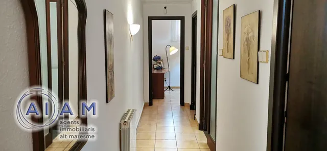 Edifidio con local y vivienda dúplex en carrer Església — 6