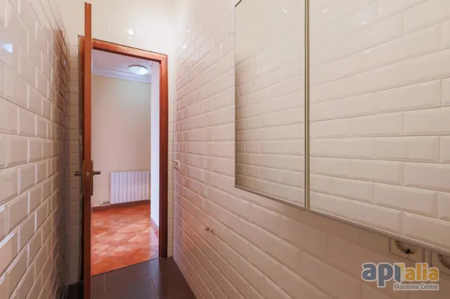 Gran piso en Breda: 4 dormitorios, muy luminoso y junto al centro — 21