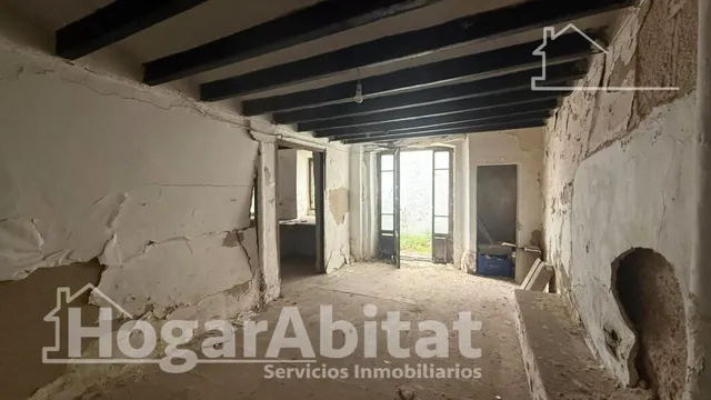 ¡OPORTUNIDAD DE INVERSIÓN! AMPLIA CASA CON TERRAZA EN EL CEN - foto 5
