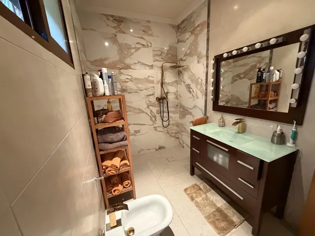 Chalet independiente con 400 m2 construidos, gran parcela y garaje — 13