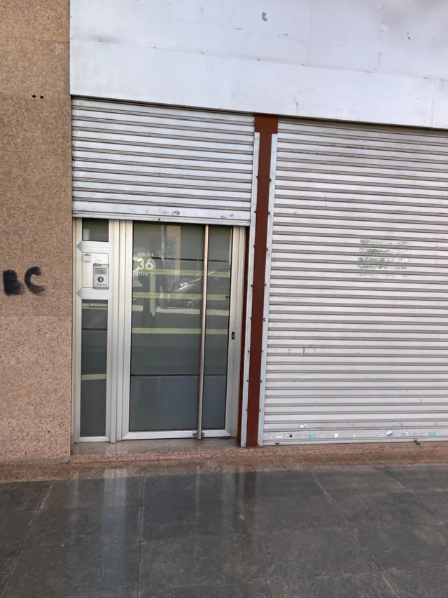 LOCAL COMERCIAL CENTRO TERRASSA — 13