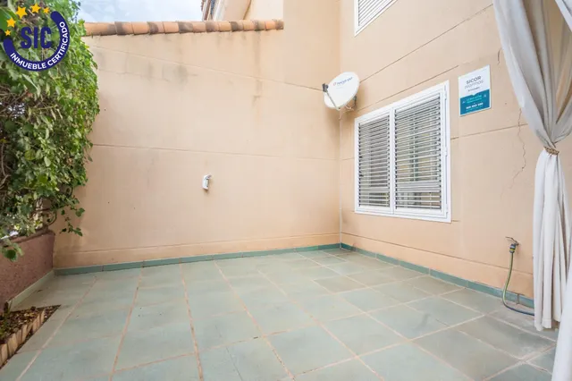 Vive al exterior: planta baja con dos terrazas en Torre en Conill — 20