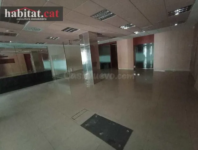 ¡¡ LOCAL COMERCIAL EN VILANOVA I LA GELTRÚ - ZONA BAIX A MAR