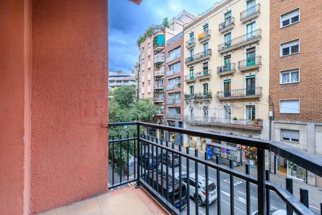 PISO PARA ENTRAR A VIVIR CON EXCELENTE UBICACIÓN EN SAGRADA FAMILIA — 8