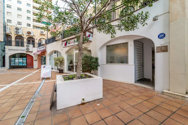Local comercial 64m² en venta - Marbella — 19