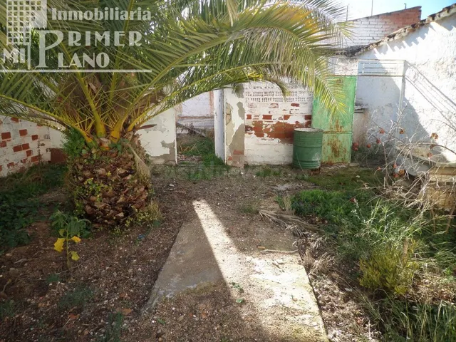 Casa de planta baja para reformar con 545 metros cuadrados y - foto 5