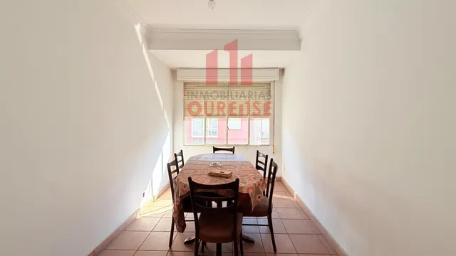 LUMINIOSA VIVIENDA PARA REFORMAR CON ASCENSOR EN O COUTO — 9