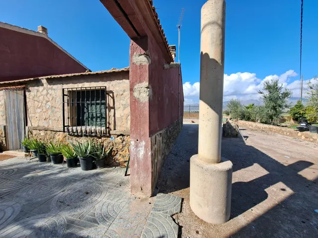 FINCA RURAL CON 4 VIVIENDAS Y NAVE — 12