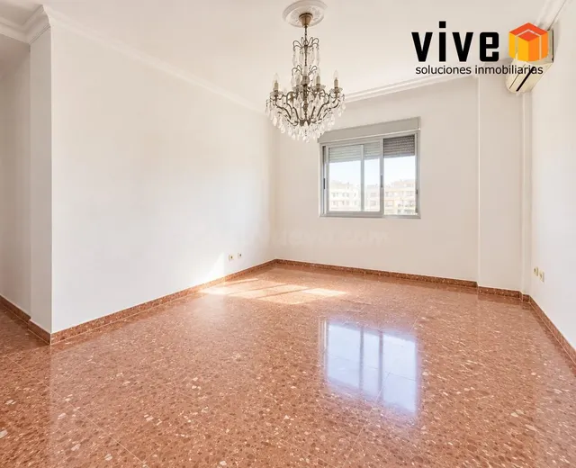 Amplia vivienda en Hermandad del Trabajo - foto 4
