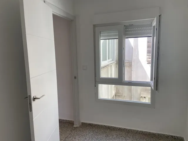 Piso en Avenida Almogávares. Tres dormitorios. Dos terrazas. — 13