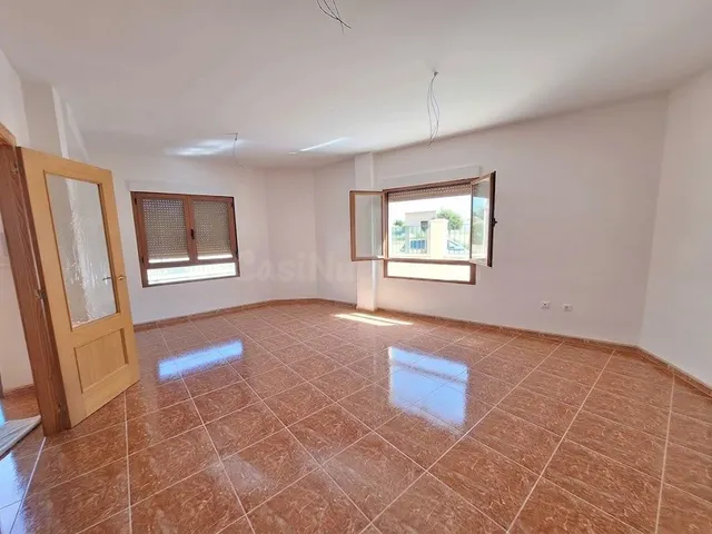 Adosado de esquina nunca habitado en Pinoso | 4 dormitorios, 2 baños y garaje — 2