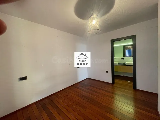VENDE INCREÍBLE PISO CON GRANDES CALIDADES Y LUMINOSO EN LA  - foto 4