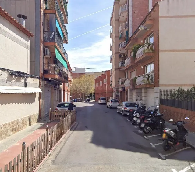 Inversión inmobiliaria en Rubí: piso 3 hab + aseo