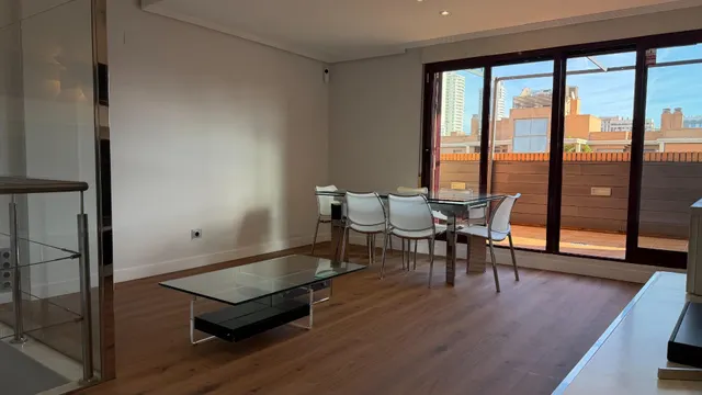 ¡Ático duplex con Terraza, Piscina y Pista de Padel en Maestro Rodrigo! — 3