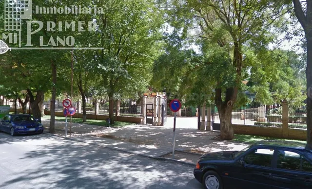 Se vende solar de 939 metros cuadrados con más de 24 metros  - foto 3