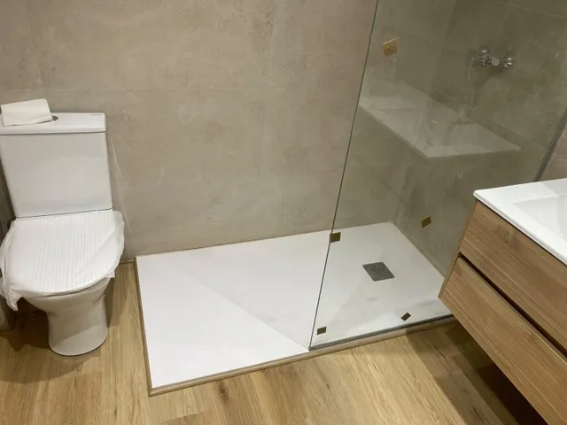 Exclusiva casa de pueblo completamente rehabilitada con piscina interior, terraza y parking en el centro de el Vendrell — 22