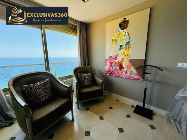 Piso de lujo en primera línea de playa Levante con 3 habitaciones y 2 baños. Exclusivas360 Benidorm — 33