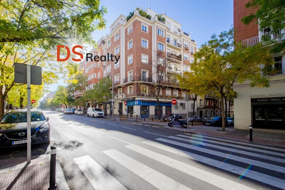 Exclusivo piso 3+2 con terraza y trastero