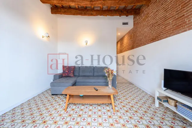 Piso listo para entrar a vivir con balcón y doble orientación en vila de gràcia — 2