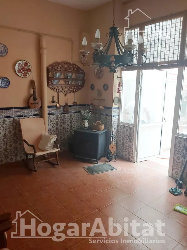 Amplia casa semireformada y amueblada — 14