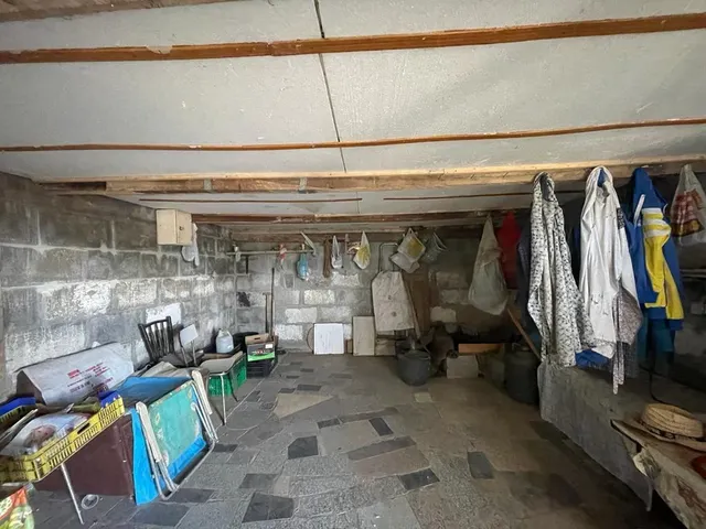 SE VENDE PARCELA CON CASETA — 18