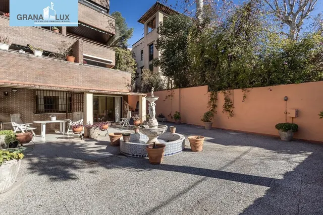 EXCLUSIVO PISO CON JARDÍN PRIVATIVO EN UNA DE LAS MEJORES URBANIZACIONES DE GRANADA — 5