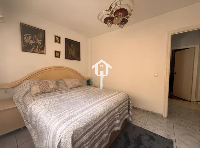 Espectacular piso de 3 habitaciones con patio y aire acondicionado en zona campoamor de Alicante — 27