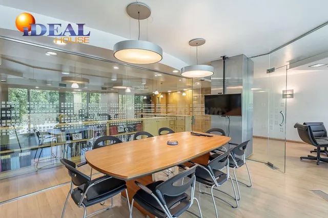 EXCLUSIVO INMUEBLE EN PLAZA DE CARRETAS, JUNTO AL EMBLEMÁTICO PASEO DEL SALÓN — 5