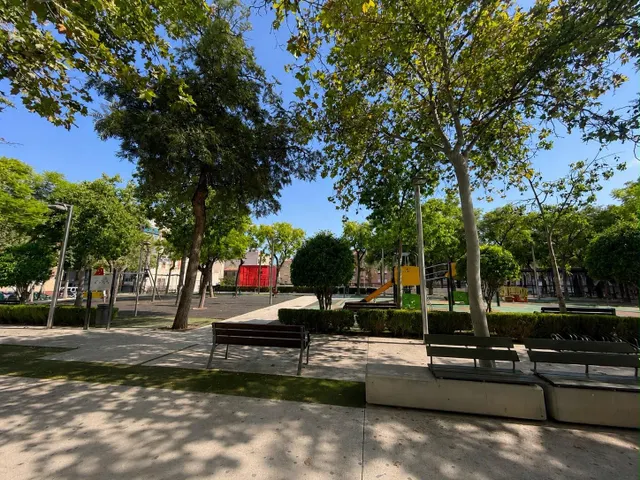 Piso de 3 dormitorios con patio y garaje en Elche — 9