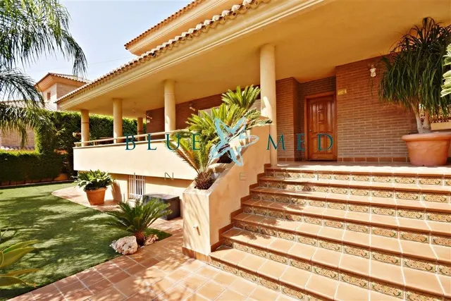 IMPRESIONANTE CHALET CON VISTAS AL MAR Y PISCINA EN BOLNUEVO - foto 5