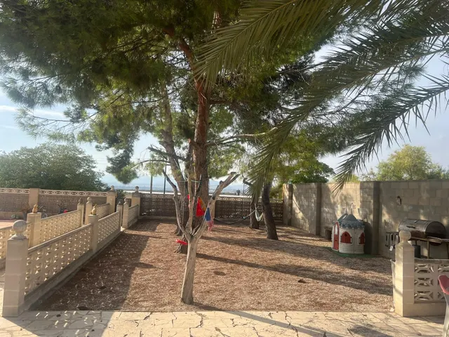 Chalet en Orito en urbanización La Capitana — 23