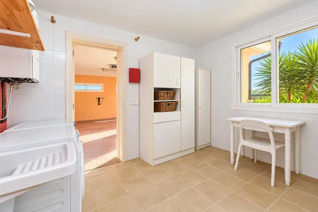Exclusivo unifamiliar con jardín y piscina en Sant Marçal — 40