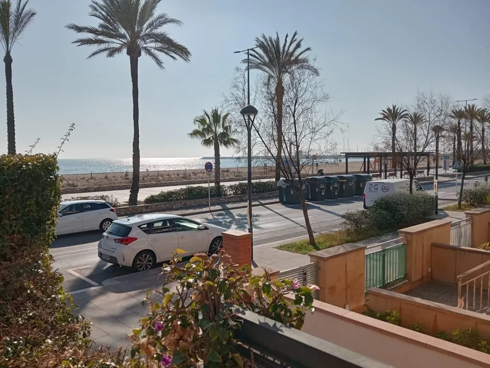 PRECIOSO PISO PLANTA BAJA EN PRIMERA LINEA DE MAR DE SEGUR DE CALAFELL