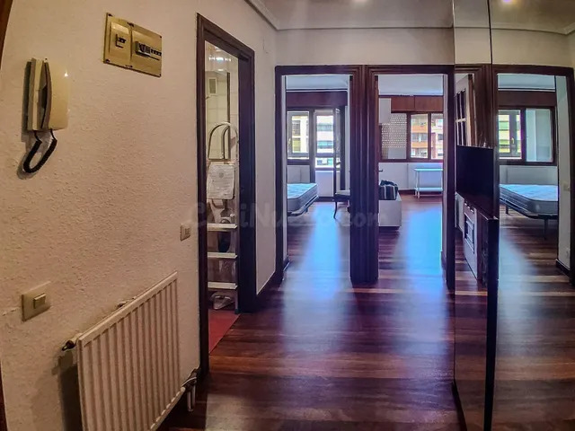 Alquiler de piso en Avd Reina Victoria - foto 4